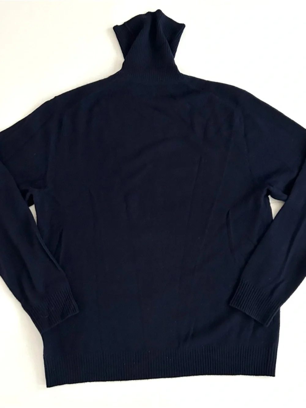 Qi Cashmere Turtleneck Sweater - Size L - Mens - Picture 6 of 12